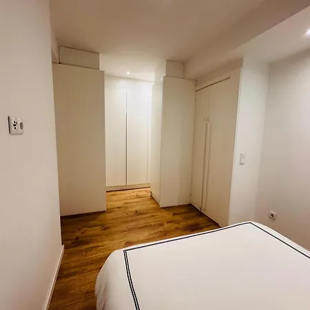 Bright And Cozy In Principe Real Appartement