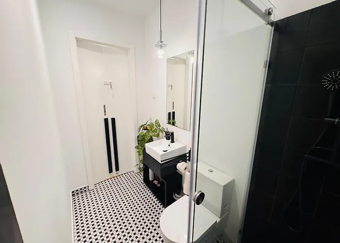 Bright And Cozy In Principe Real Appartement