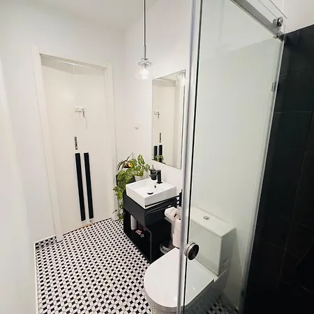 Bright And Cozy In Principe Real Appartement